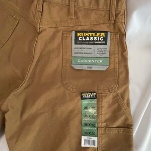 NWT 🆕🐴MEN'S Rustler Classic carpenter by Wrangler. 36 x 30 brown
